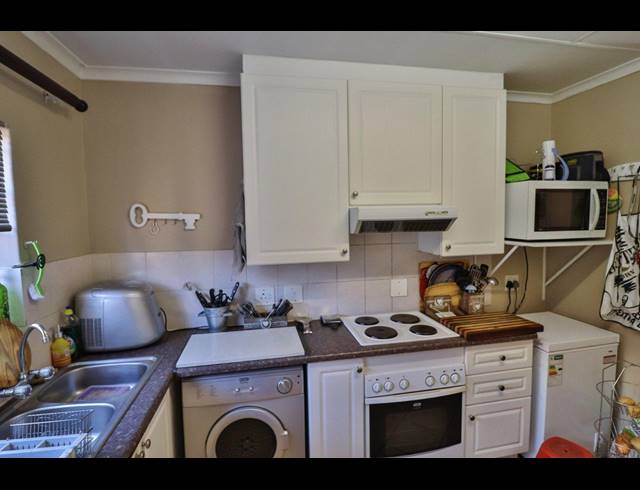 3 BEDROOM SIMPLEX SOLD IN MAGALIESKRUIN
